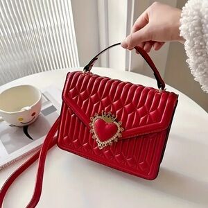 Fashionable Heart Shaped Crossbody Bag - Creased Patchwork Envelope Handbag ❤️